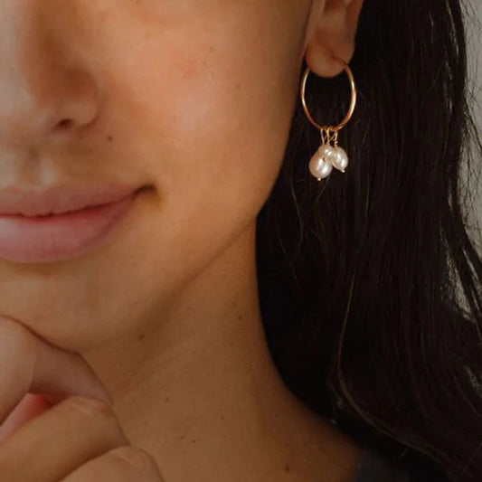 Vela Freshwater Pearl Earring