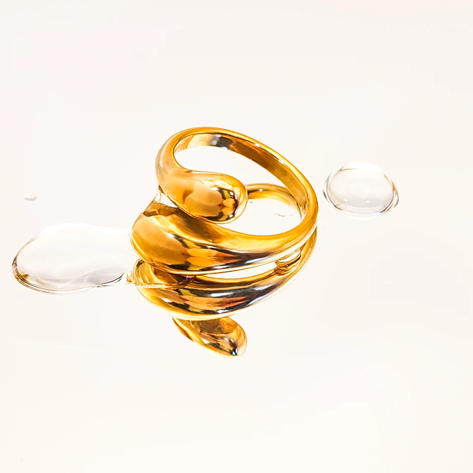 Glossy Feather Ring