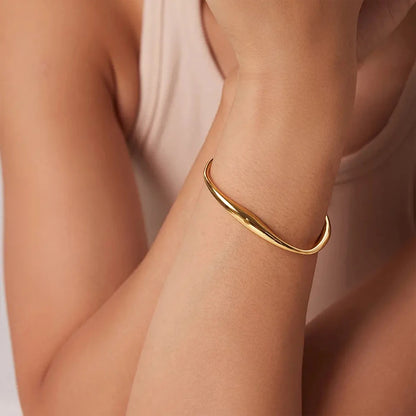 Victoria Irregular Bangle Bracelet