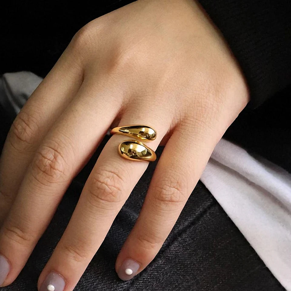 Glossy Feather Ring